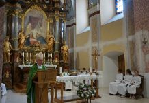 BISKUP UVEO U SLUŽBU NOVOG KUTJEVAČKOG ŽUPNIKA