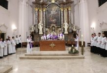 Biskup Ivo predvodio misu zornicu u požeškoj Katedrali