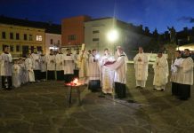 Vazmeno bdijenje u požeškoj Katedrali