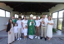 Biskup Ivo krstio peto dijete u obitelji Prijan u Pleternici