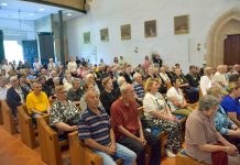 Hodočašće starijih osoba u Voćin na 23. godišnjicu krunjenja lika Majke Božje