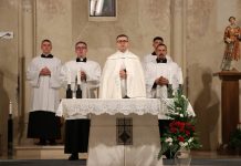 Molitveno bdjenje uoči đakonskog ređenja u Požegi